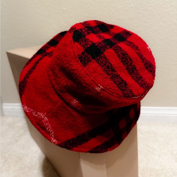 Burberry Bucket Hat - Picture 1 of 3